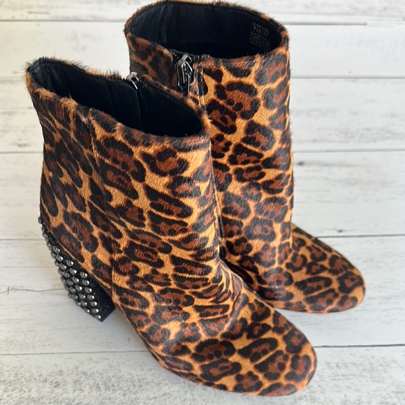 Jessica Simpson Leopard Print Ankle Boots with Studded Heel size 7 - Picture 1 of 7